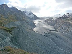 View of the Findel glacier from the top of the moraine