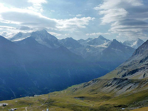 View of the peaks to the southeast from the Col de Sorebois