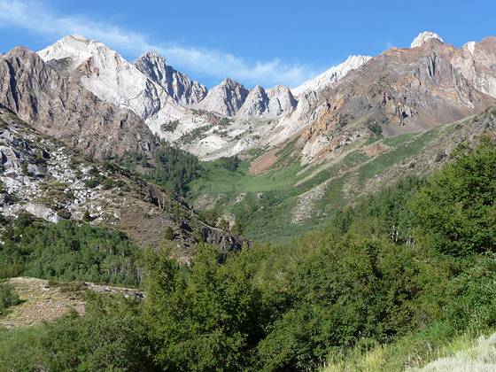 Great views along the trail up the McGee Creek valley